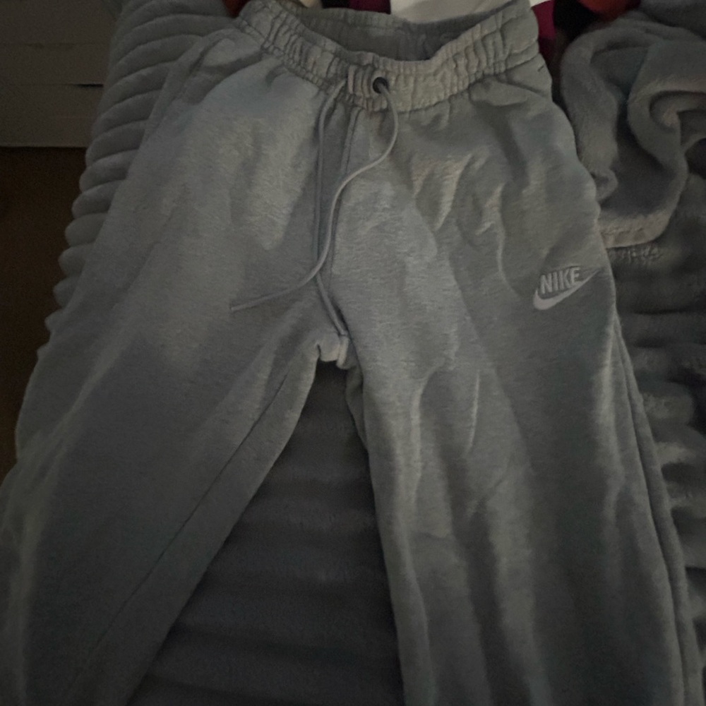 grey nike sweatpants